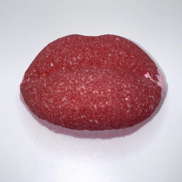 Kiss Me Bath Bomb from iWantBubbles.com